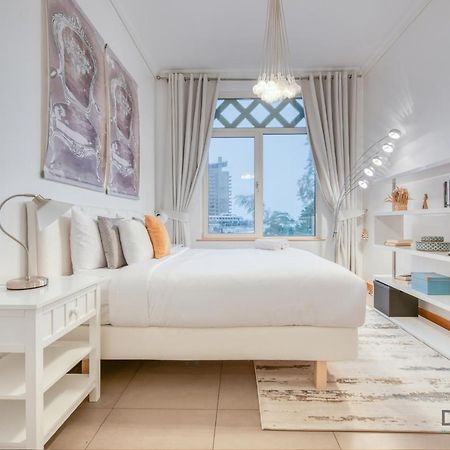 Lively 1 Bedroom At Al Nabat Shoreline 8 Palm Jumeirah By Deluxe Holiday Homes Dubai Bagian luar foto