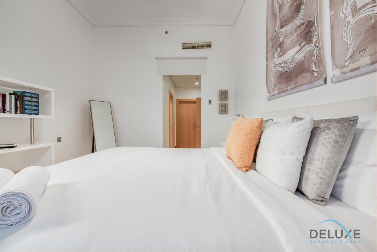 Lively 1 Bedroom At Al Nabat Shoreline 8 Palm Jumeirah By Deluxe Holiday Homes Dubai Bagian luar foto